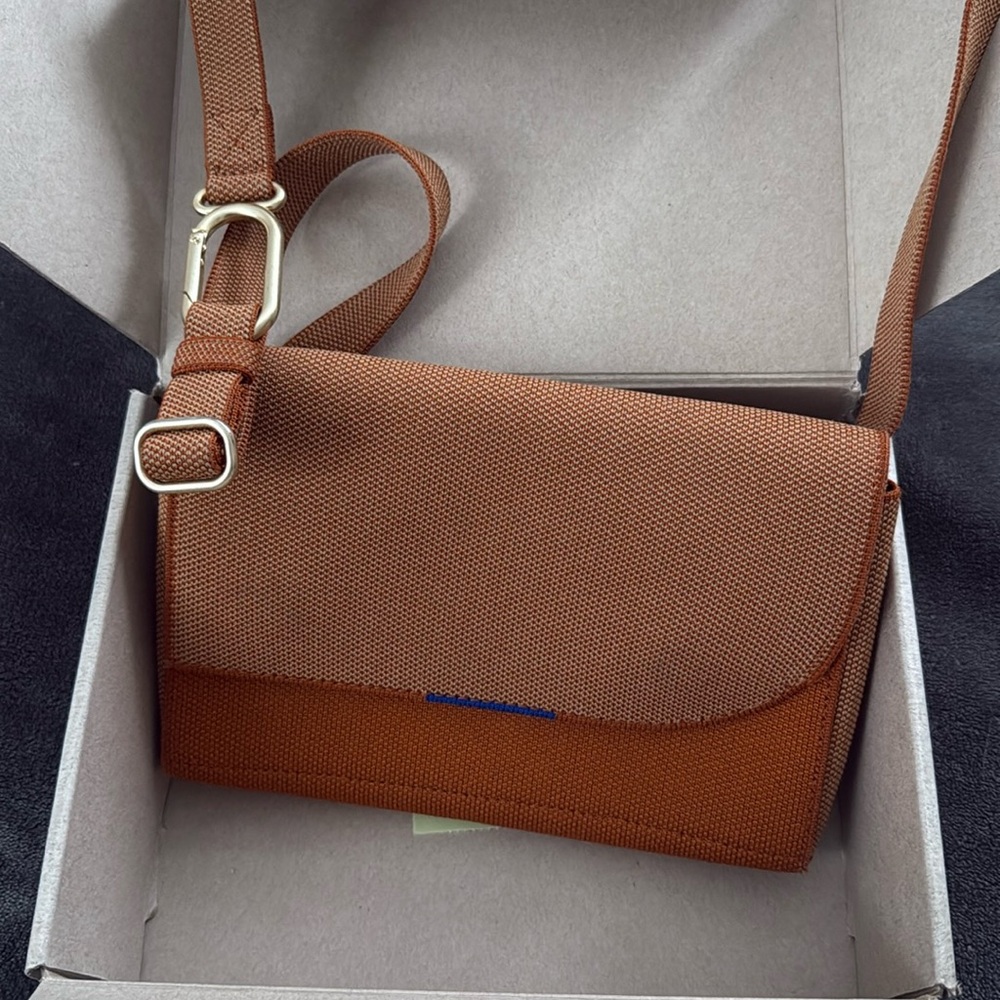 Rothy’s amber the belt bag